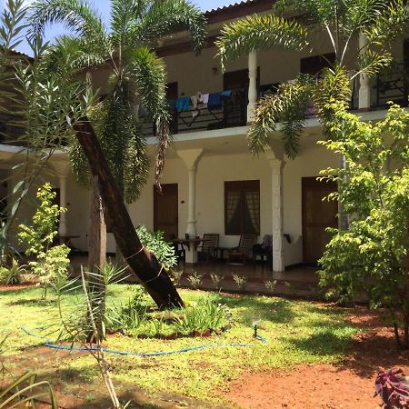 French Garden Resort Uppuveli Luaran gambar