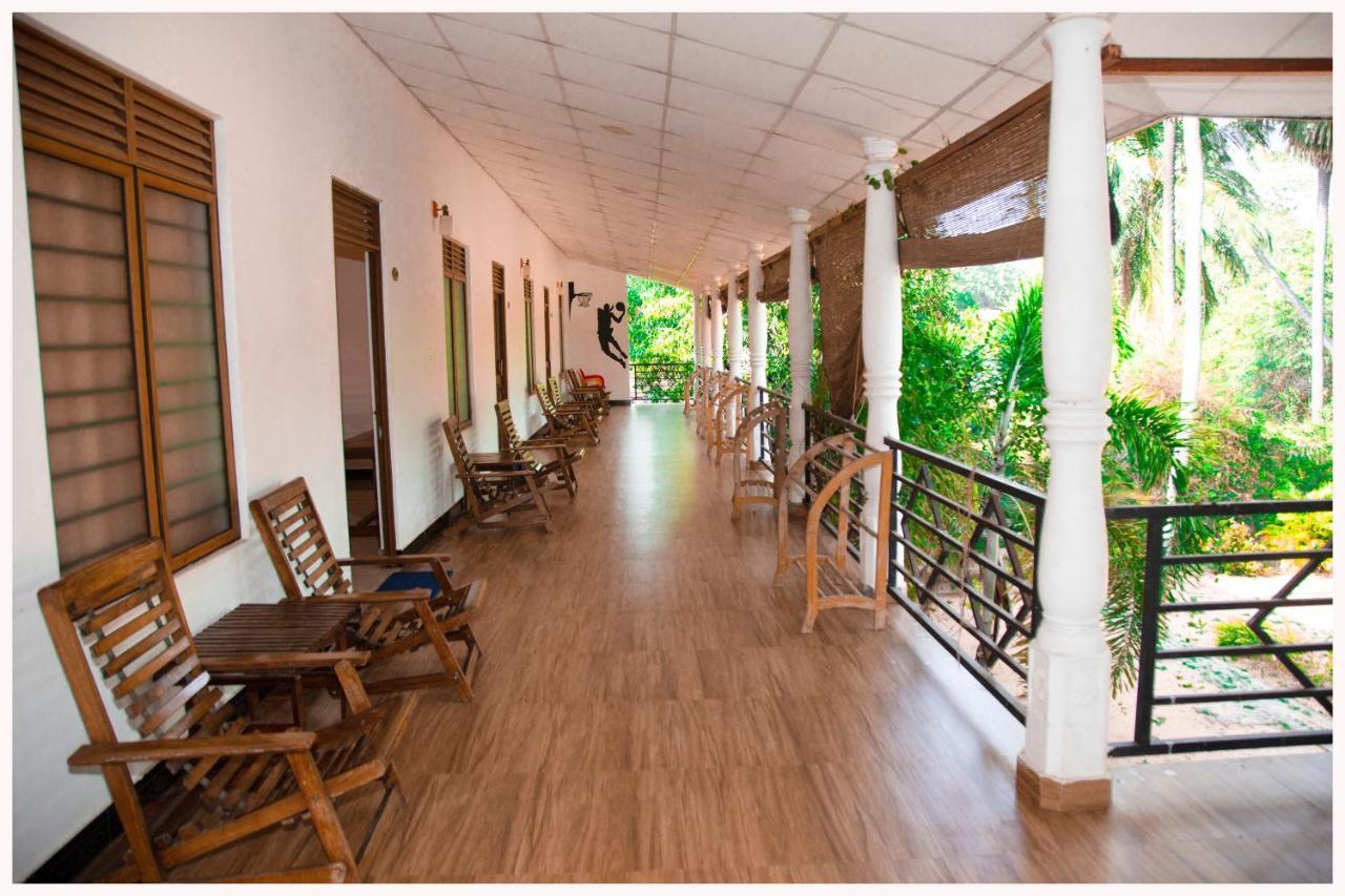 French Garden Resort Uppuveli Luaran gambar