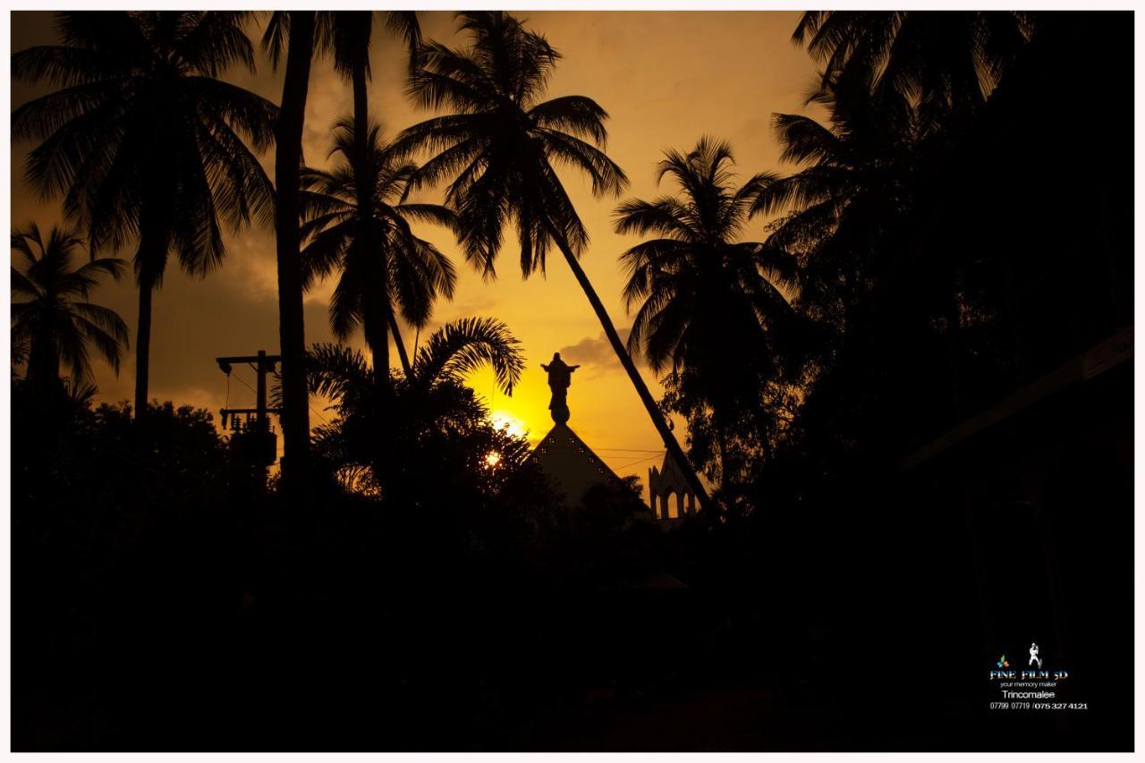 French Garden Resort Uppuveli Luaran gambar