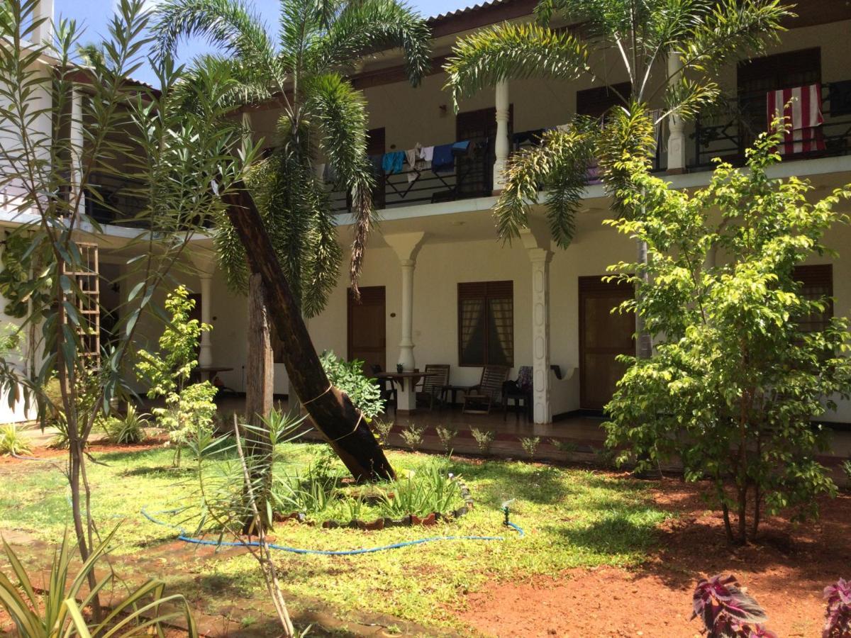 French Garden Resort Uppuveli Luaran gambar