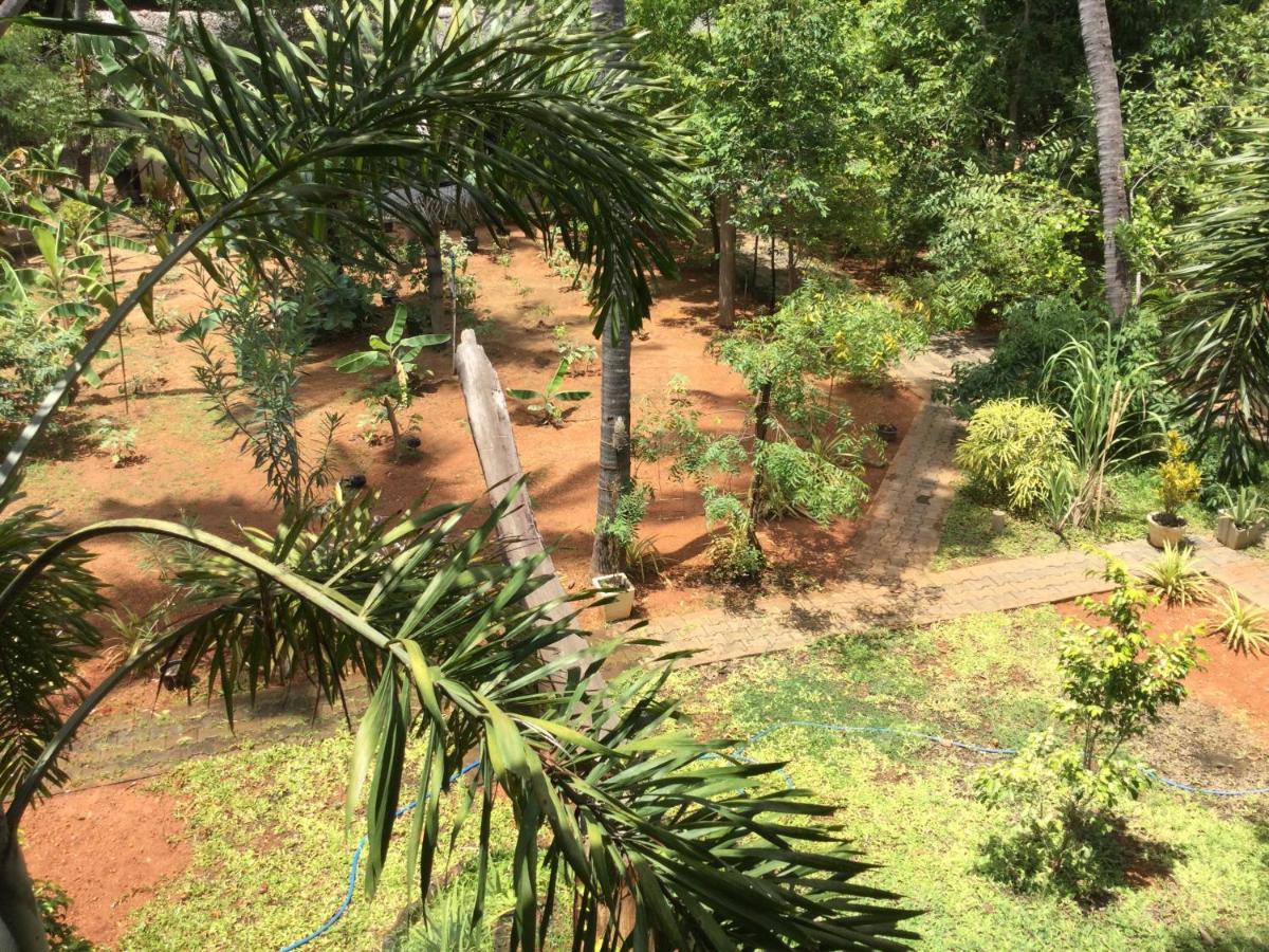 French Garden Resort Uppuveli Luaran gambar