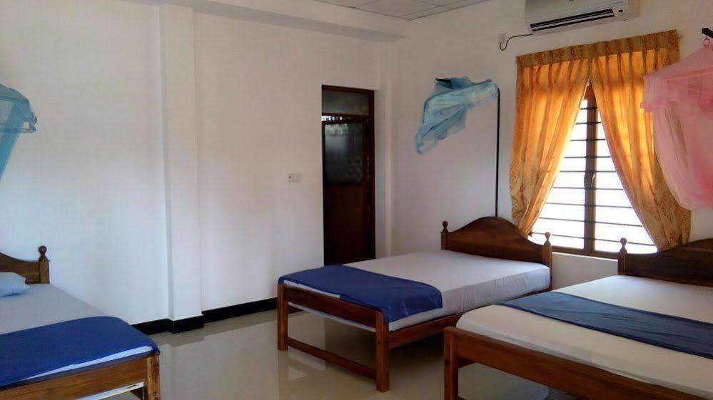 French Garden Resort Uppuveli Luaran gambar