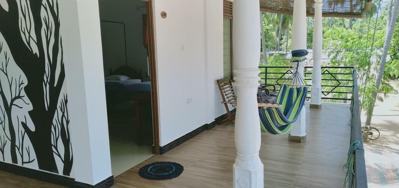 French Garden Resort Uppuveli Luaran gambar
